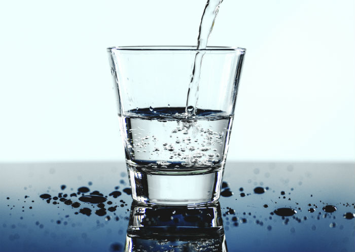 11 Incríveis Benefícios à Sua Saúde com Apenas 1 Ingrediente Abundante e Barato: Água!